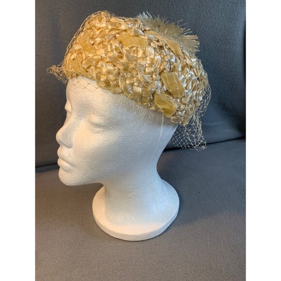 Ladies Ivory Raffia and Velvet Ribbon Hat with netting Sz 22 Vintage - Picture 1 of 11
